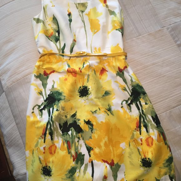 Beautiful Summer Floral Dress - Picture 1 of 7